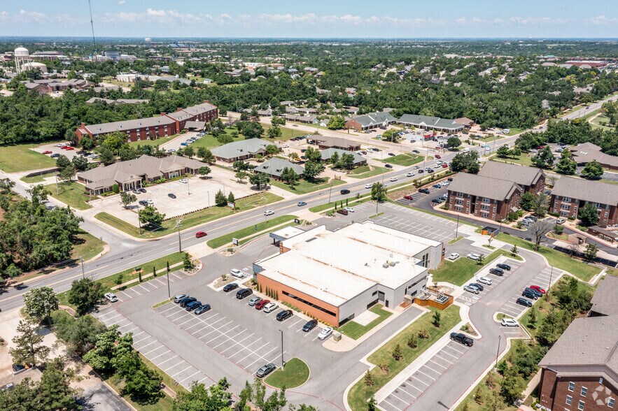 More Photos Of 200 N Bryant Ave, Edmond Medical For Sale