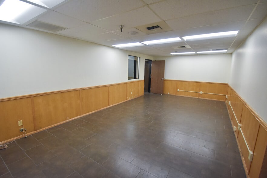 More Photos Of 5780 Soestern Ct, Chino Manufacturing For Sale