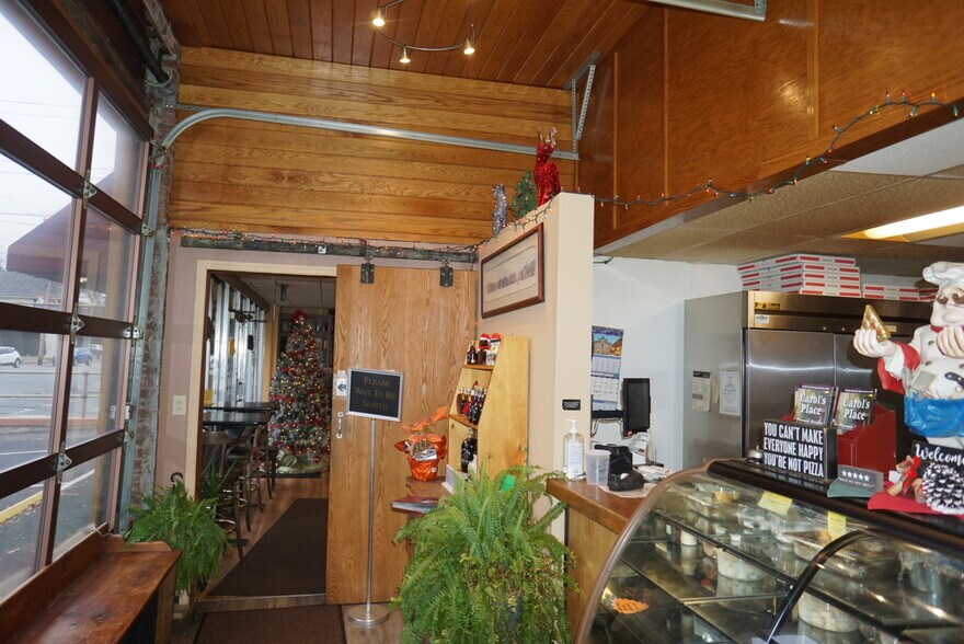 More Photos Of 540-534 Pawling Ave, Troy Freestanding For Lease