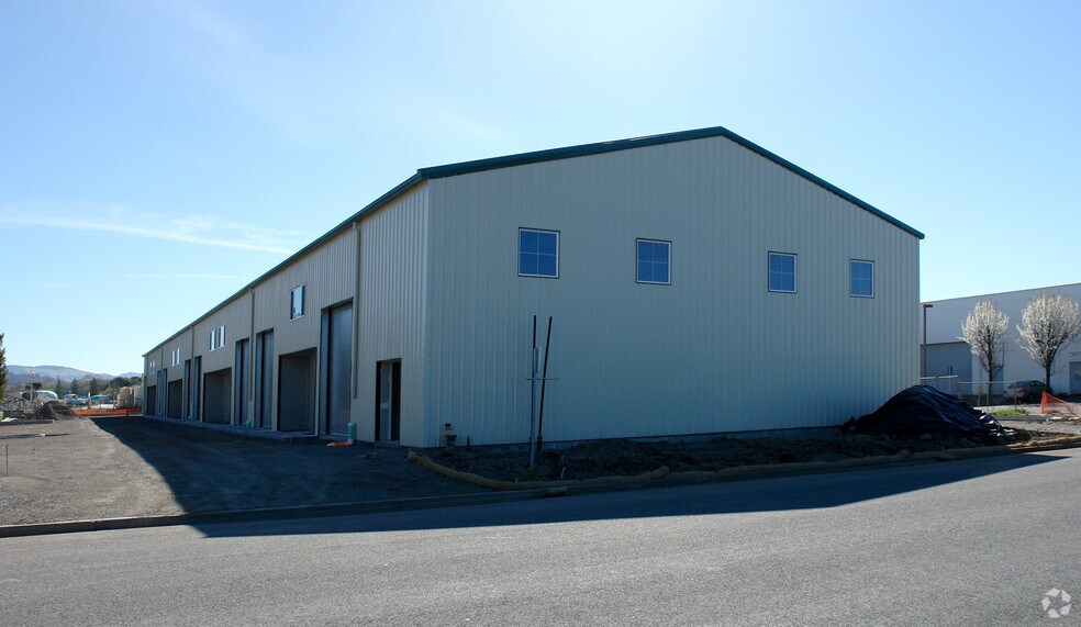 More Photos Of 3466 Brickway Blvd, Santa Rosa Warehouse For Lease