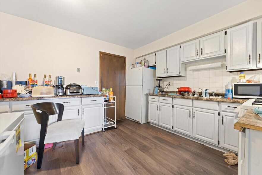 More Photos Of 10112 W Sharon Ln, Milwaukee Apartments For Sale