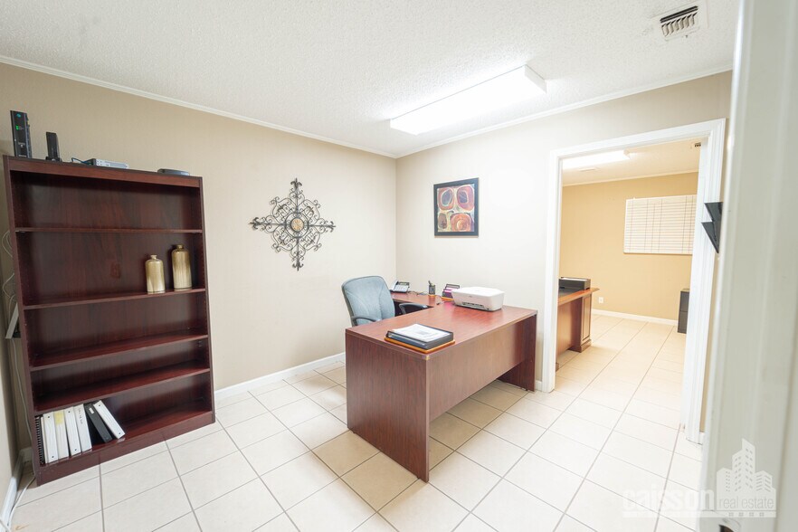 7943 E Evans Rd, San Antonio, TX 78266 Light Distribution For Sale