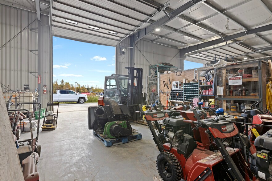 More Photos Of 143 Walgreen Rd, Ottawa Warehouse For Sale