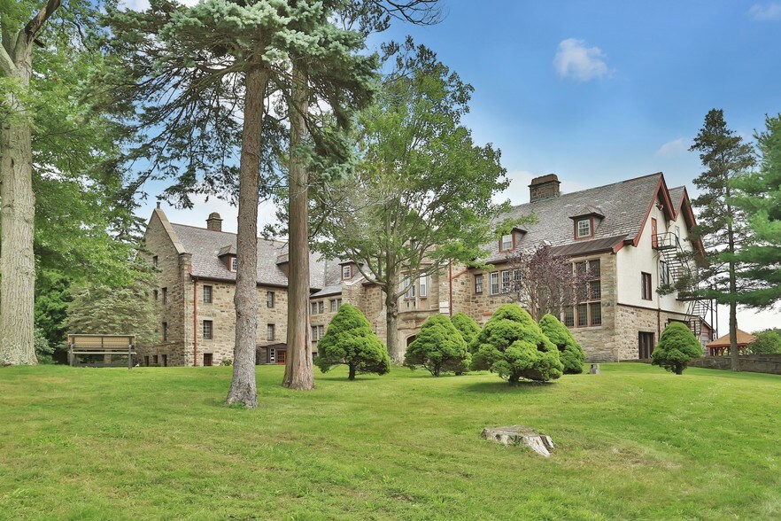More Photos Of 150 Sister Servants Ln, Sloatsburg Lodge Meeting Hall For Sale
