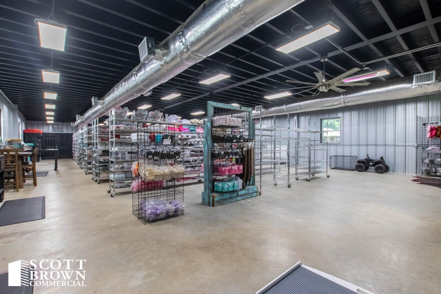 More Photos Of 1404 McConnell Rd, Gunter Flex For Sale