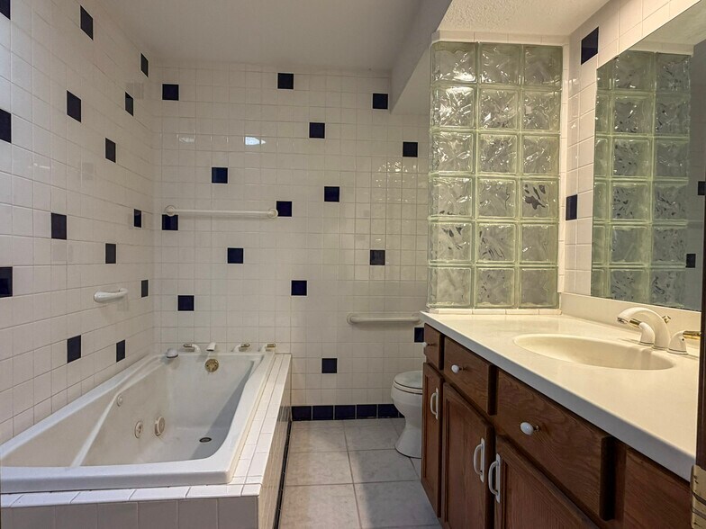 More Photos Of 1115 N Cleveland St, Enid Land For Sale