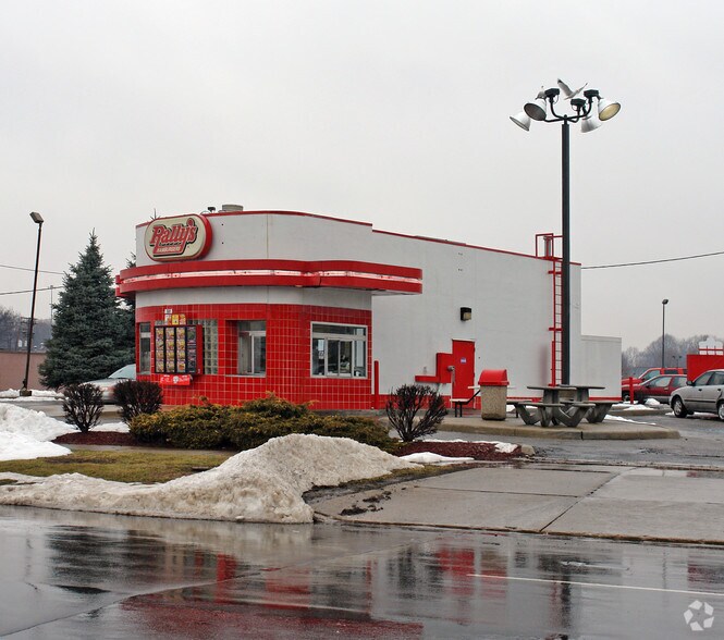 More Photos Of 1345 Vernon Odom Blvd, Akron Fast Food For Lease