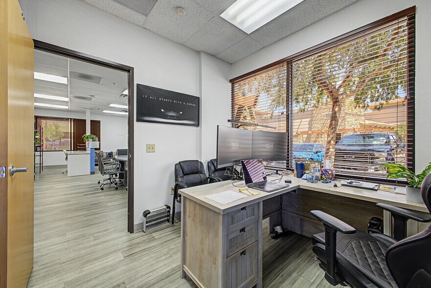 More Photos Of 2680 S Val Vista Dr, Gilbert Medical For Lease