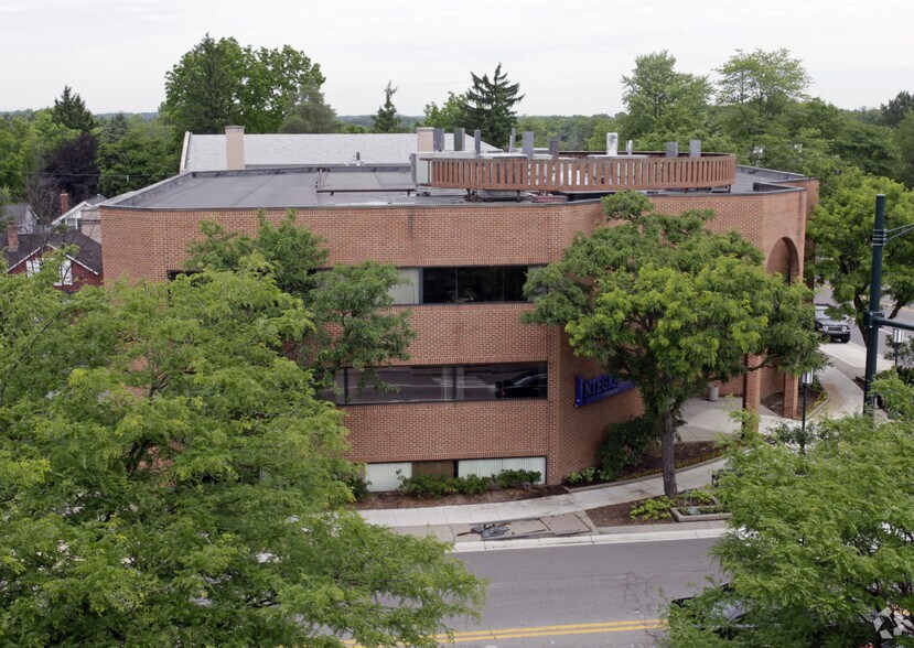 Primary Photo Of 400 W Maple Rd, Birmingham Office For Lease