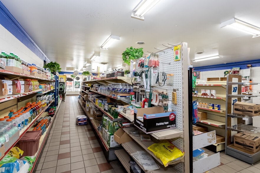 More Photos Of 1401 S Whitford Rd, West Chester Storefront Retail Residential For Sale