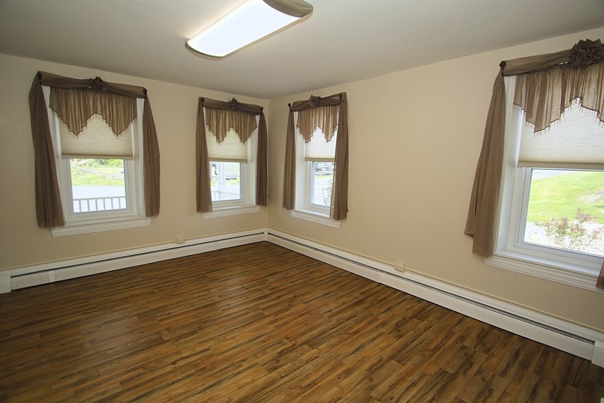 More Photos Of 1180 Route 100, Bechtelsville Office For Sale