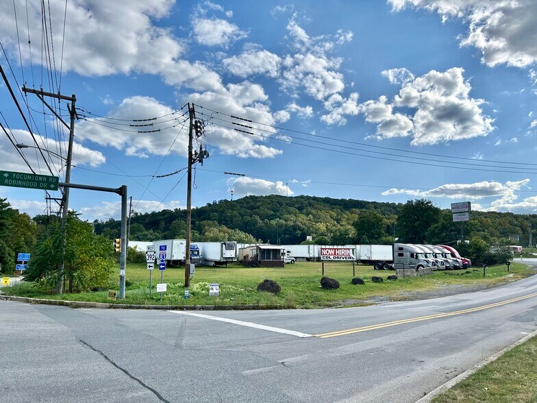 More Photos Of 1550 Robinhood Dr, Etters Land For Sale