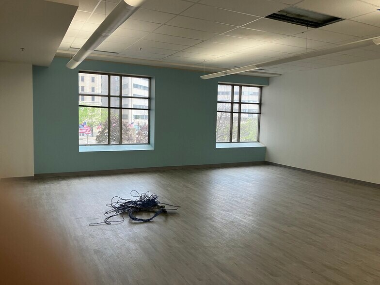 More Photos Of 40 W 2nd St, Dayton Office For Sale