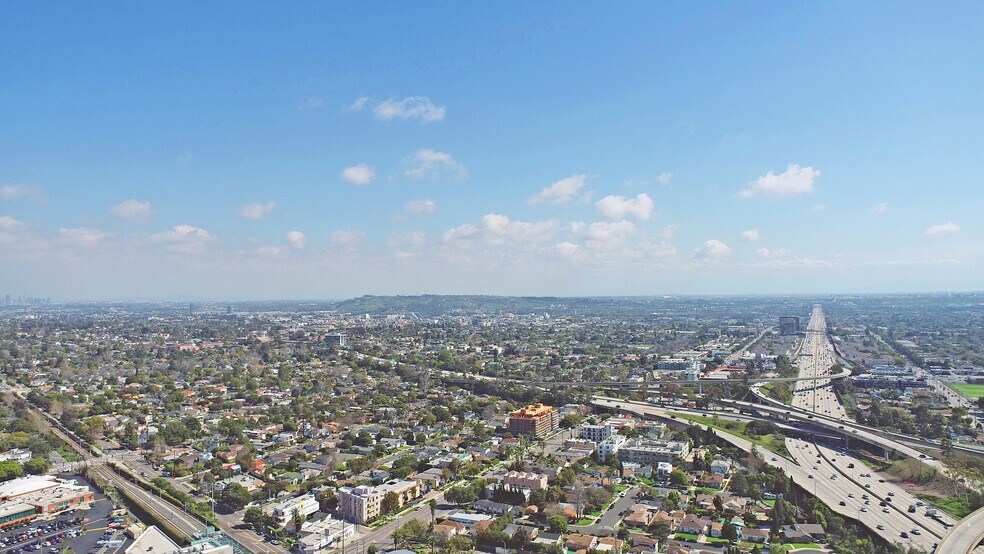 More Photos Of 2524 S Sepulveda Blvd, Los Angeles Apartments For Sale