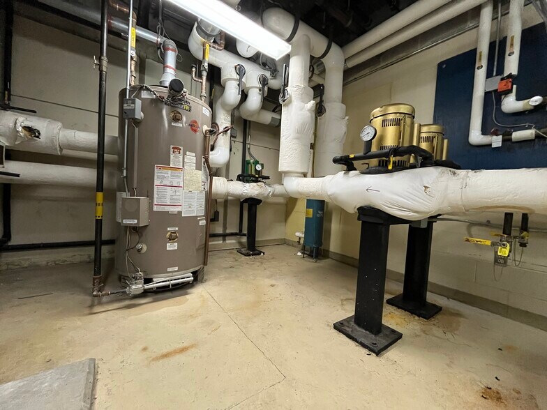 More Photos Of 45 Round Hill Rd, Northampton Office Residential For Sale