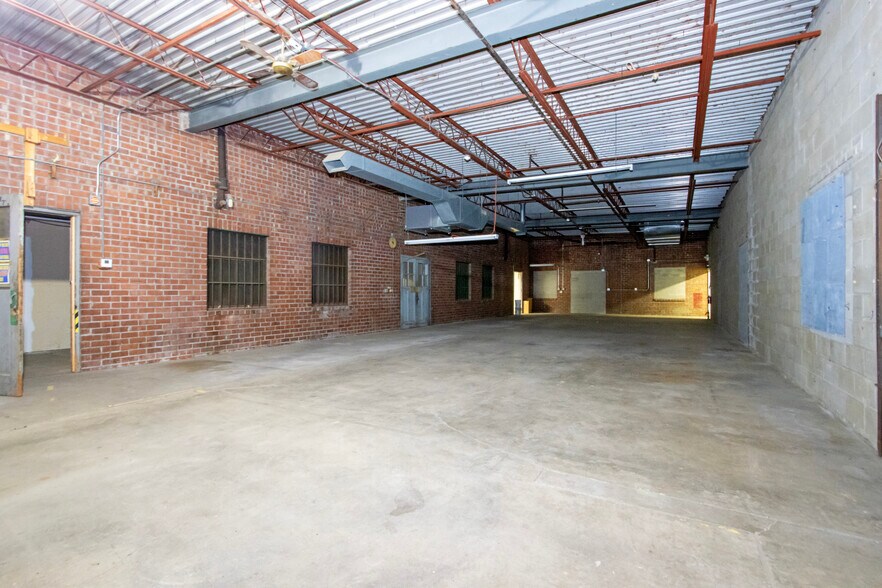 More Photos Of 160 S Columbus St, Wooster Warehouse For Lease