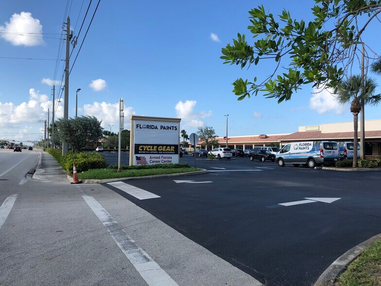More Photos Of 842-878 N Military Trl, West Palm Beach Unknown For Lease