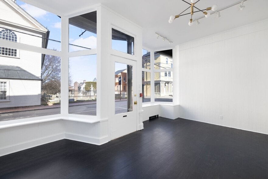 More Photos Of 138 Spring St, Newport Storefront Retail Office For Sale