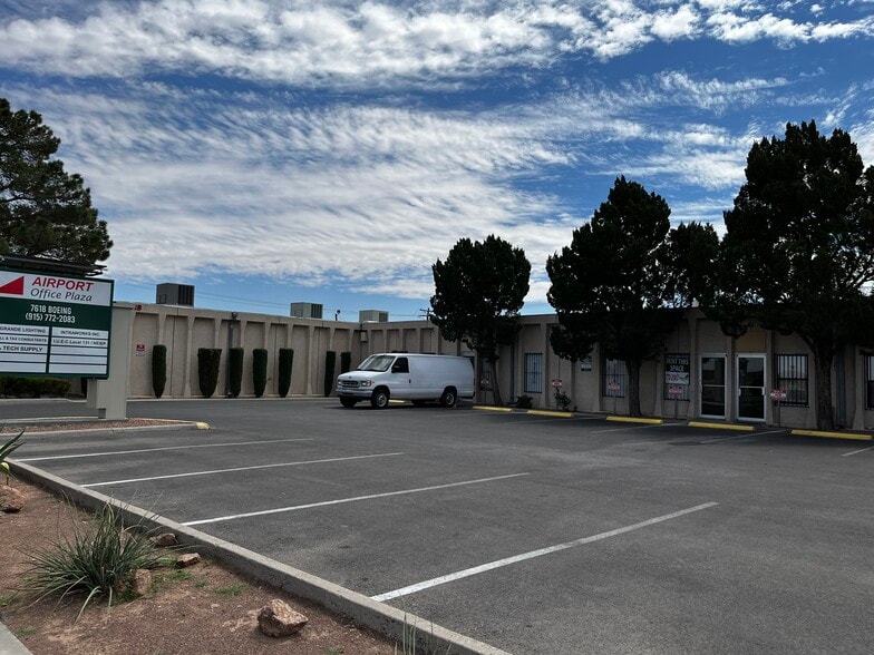 More Photos Of 7618 Boeing Dr, El Paso Office For Lease