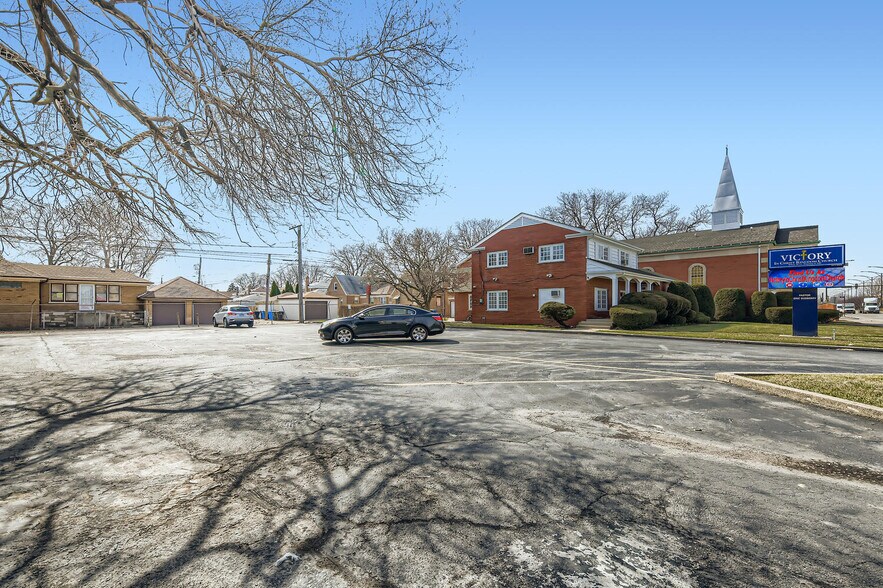 More Photos Of 2735 W 79th St, Chicago Religious Facility For Sale