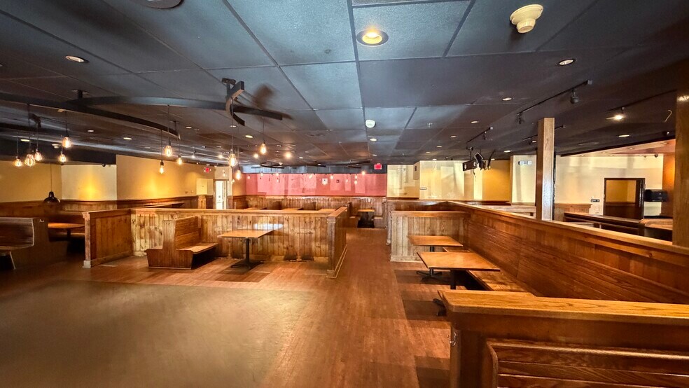 More Photos Of 2124-2162 Merrick Ave, Merrick Unknown For Lease