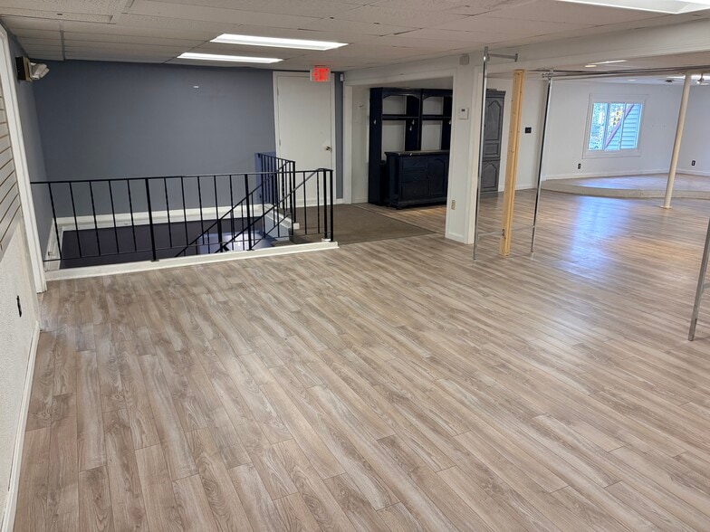 More Photos Of 1875 Main St, Tewksbury Storefront For Lease