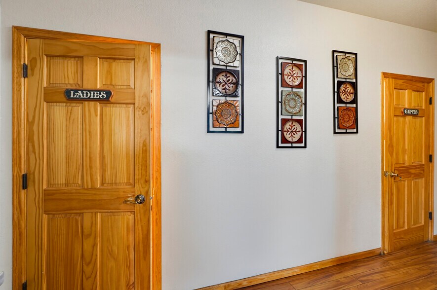 More Photos Of 158 Museum Dr, Hill City Restaurant For Sale