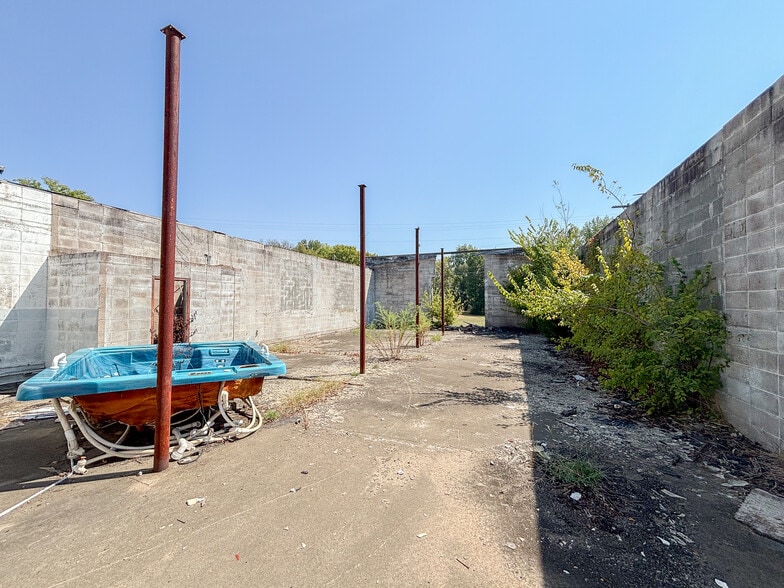 More Photos Of 51 Lashunda Jones Dr, Munford Industrial For Sale