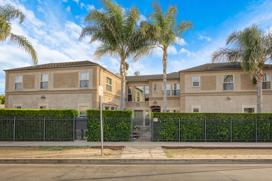More Photos Of 1202 S Cochran Ave, Los Angeles Apartments For Sale