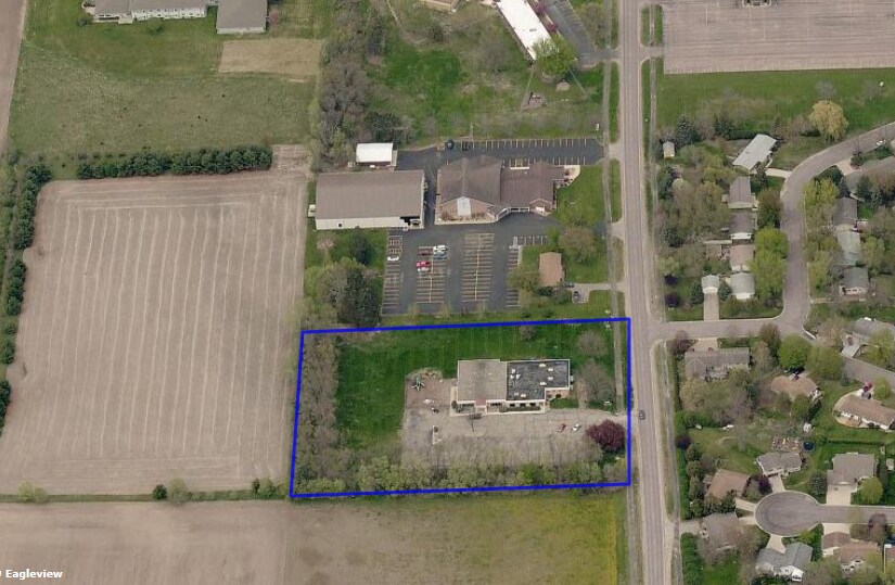 More Photos Of 622 Sunrise Dr, Saint Peter Storefront Retail Office For Sale