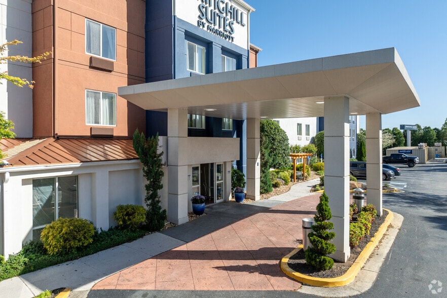 More Photos Of 960 Bob Arnold Blvd, Lithia Springs Hotel For Sale