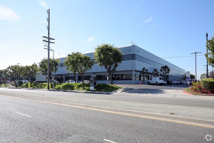 More Photos Of 11099 S La Cienega Blvd, Los Angeles Flex For Sale