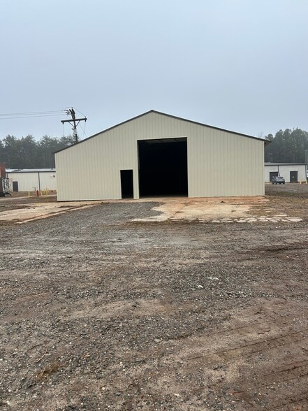 More Photos Of 245 Orbit Rd, Statesville Distribution For Sale