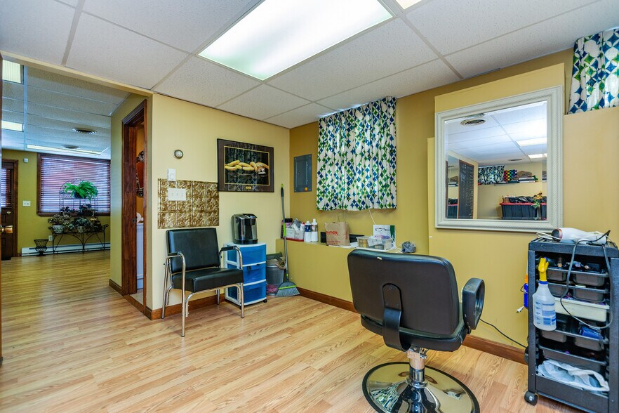 More Photos Of 90 Putnam Pike, Johnston Flex For Sale