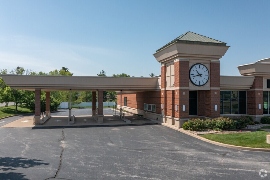 More Photos Of 5721 S Lindbergh Blvd, Saint Louis Bank For Lease