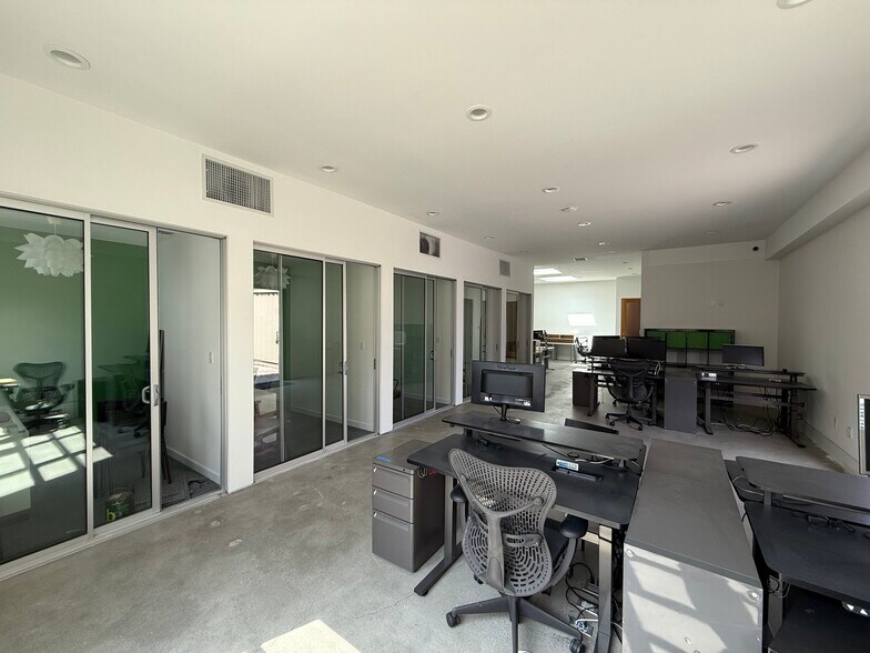 More Photos Of 2630-2634 La Cienega Ave, Los Angeles Loft Creative Space For Lease