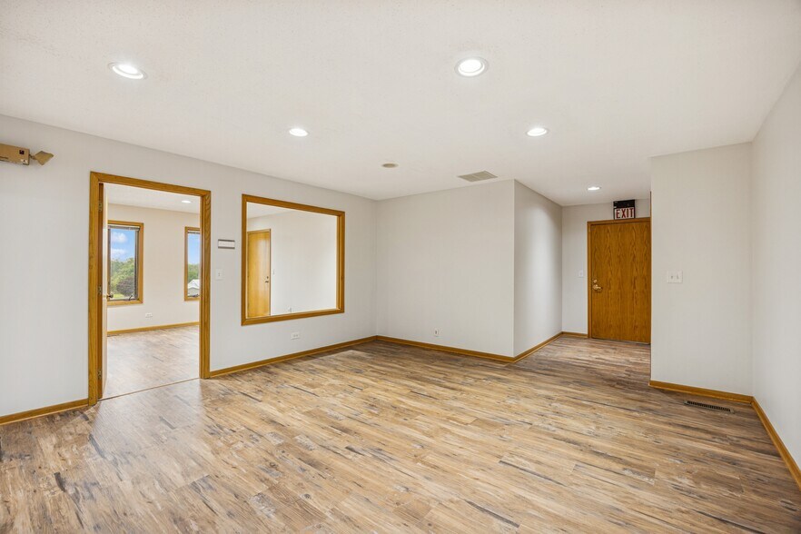 More Photos Of 2050 Larkin Ave, Elgin Medical For Lease