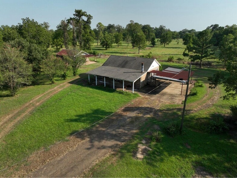 More Photos Of 7751 Highway 1, Boyce Light Manufacturing For Sale