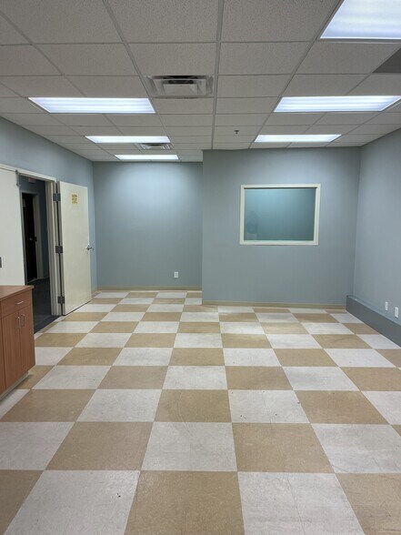 More Photos Of 1328 N Lake Park Blvd, Carolina Beach Medical For Lease