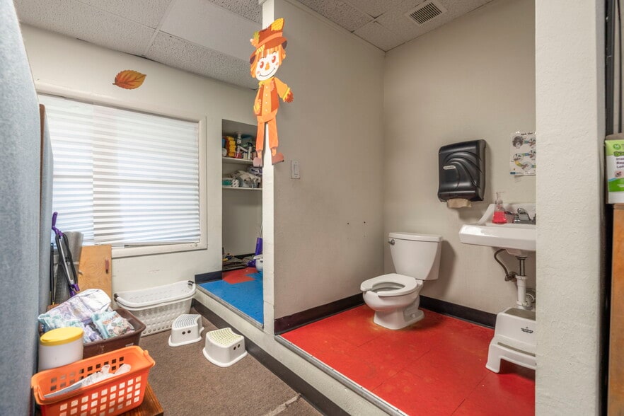 More Photos Of 3511 Linkwood Dr, Houston Religious Facility For Sale