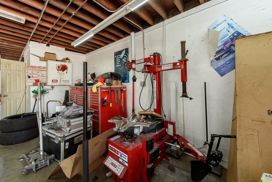 More Photos Of 630 Grand Ave, Spring Valley Auto Repair For Sale