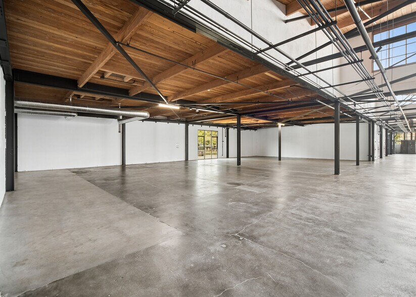 More Photos Of 4000-4010 Chevy Chase Dr, Los Angeles Unknown For Lease