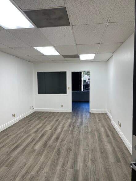 More Photos Of 315 Arden Ave, Glendale Office For Sale