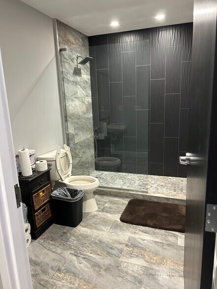 More Photos Of 150 Dog Track Rd, Longwood Office For Sale