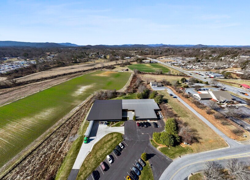 More Photos Of 110 Commercial Blvd, Flat Rock Manufacturing For Sale