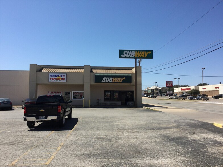More Photos Of 604-608 E Broadway St, Sweetwater Freestanding For Lease