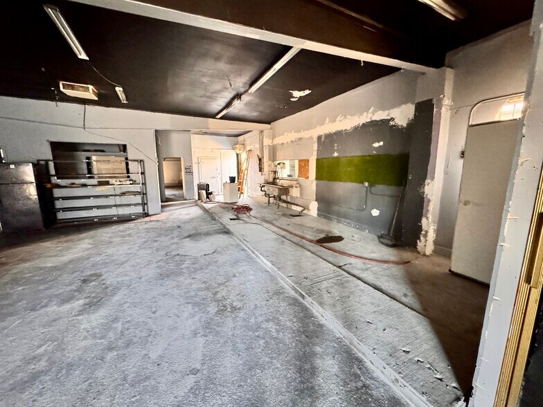More Photos Of 1032 1st St, Pomona General Retail For Sale