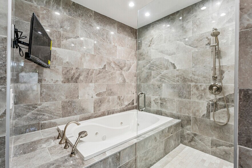 More Photos Of 692 Kirkwood Ave SE, Atlanta Storefront Retail Residential For Sale