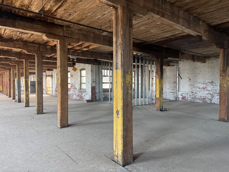 More Photos Of 2155 Castor Ave, Philadelphia Manufacturing For Sale