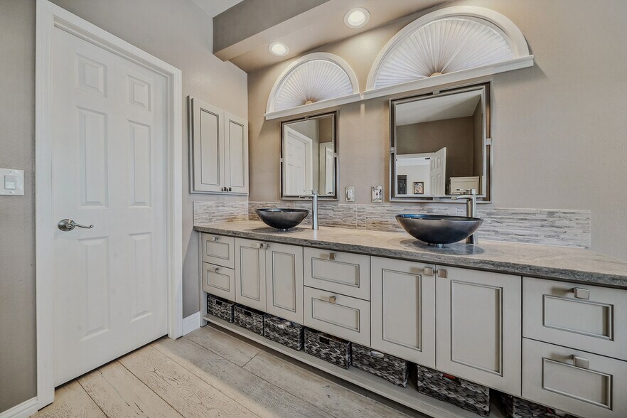More Photos Of 10786 Shenandoah Rd, Plymouth Winery Vineyard For Sale